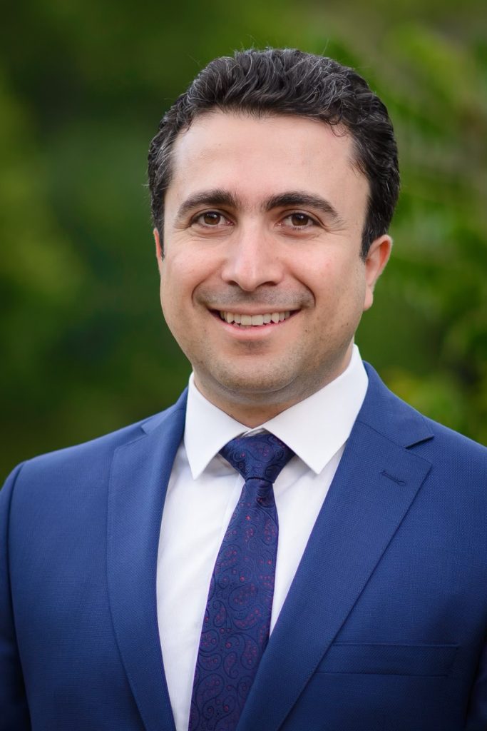 Dr. Armin Deroee